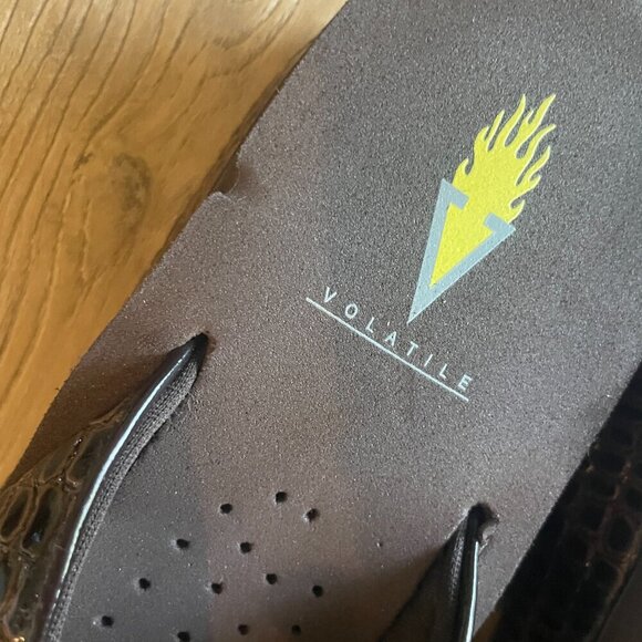 Volatile Textured Flip Flops Platform Sandals Slip-On Wedge Brown Size 8 - Picture 3 of 7